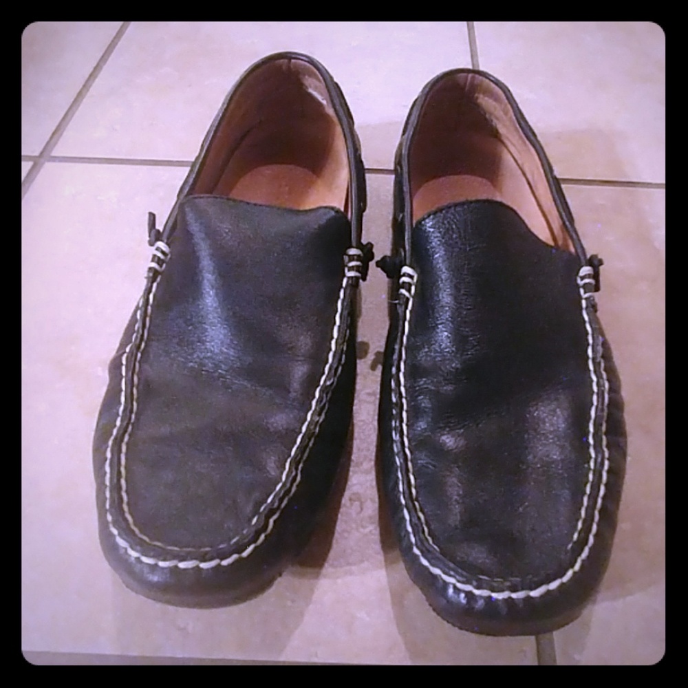 Black driving mocasins